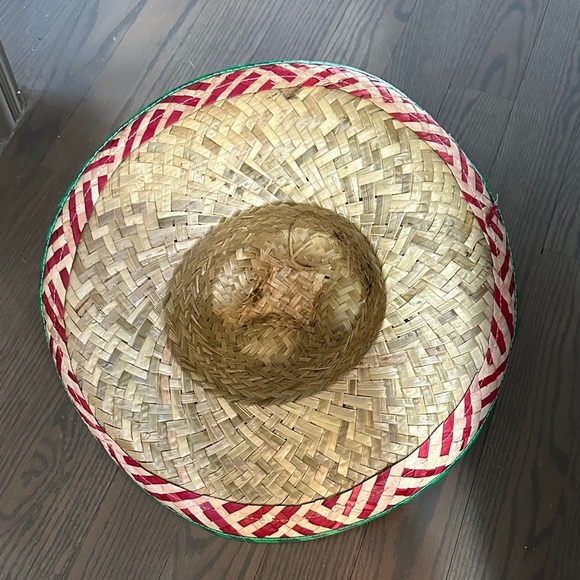 Traditional Mexican Woven Straw Sombrero - Picture 3 of 3